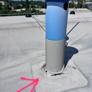 Defektoskopie střechy se solárními panely