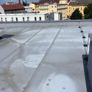 Defektoskopie střechy se solárními panely