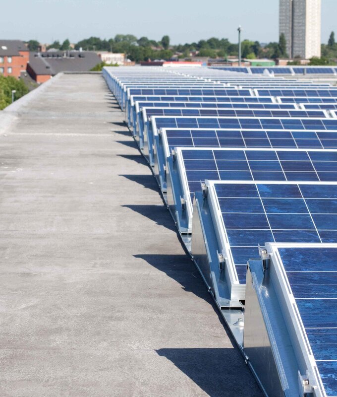 Plánujete instalovat fotovoltaiku? Nepodceňujte kontrolu střechy