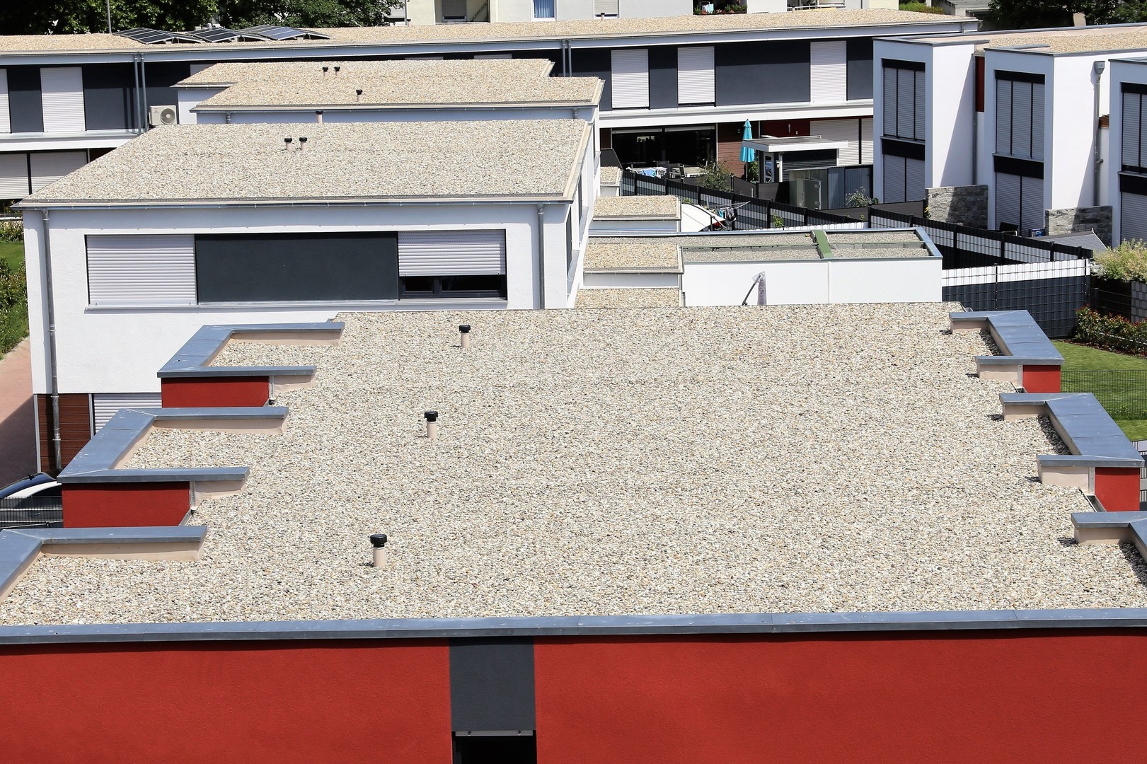 Kontrola vodotěsnosti hydroizolace kačírkové střechy